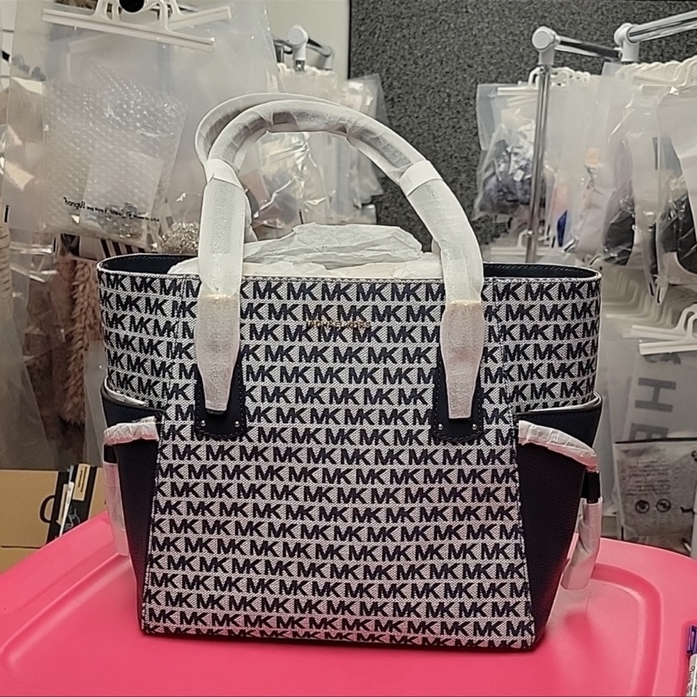 MK tote